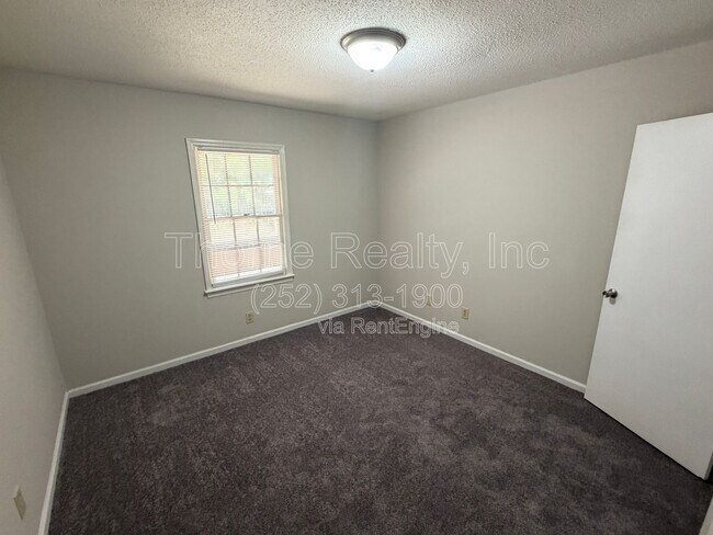 Foto del edificio - 2249 Sherwood Ave