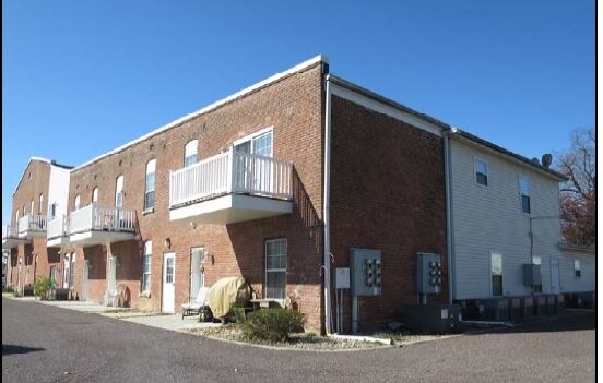 Building Exterior - 503-505 Park St