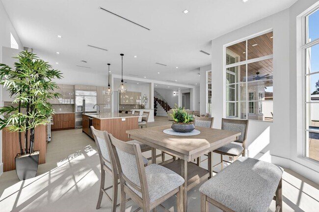 Foto del edificio - 310 SE 9th Ct