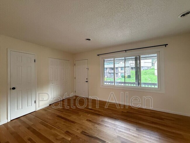 Foto del edificio - 54 Dawnwood Cir