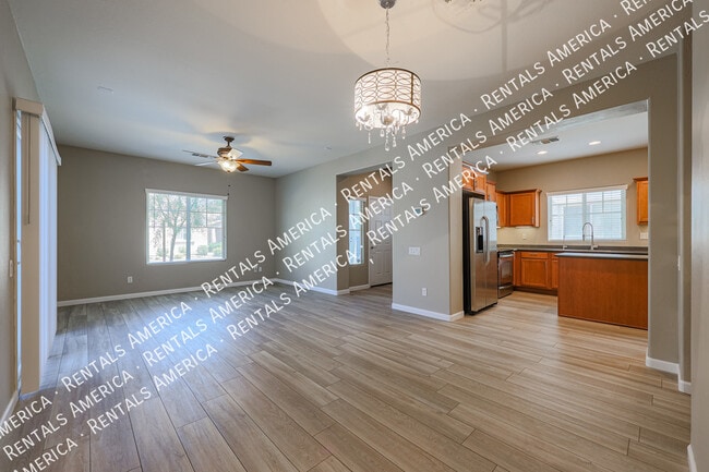 Building Photo - 2205 W Le Marche Ave
