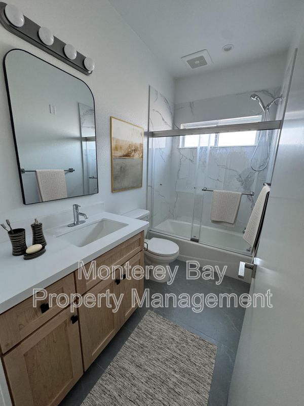 Foto del edificio - 3108 Seacrest Ave