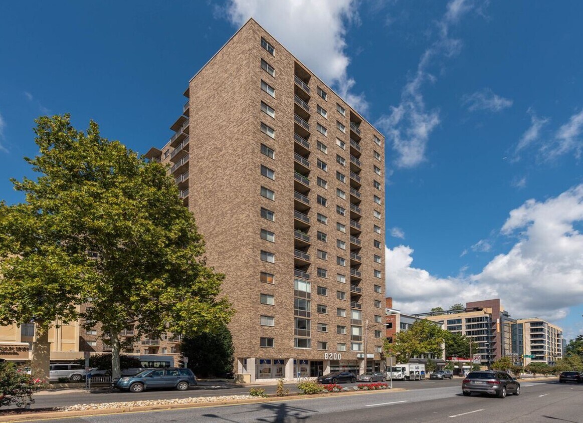Foto principal - 8200W Apartments