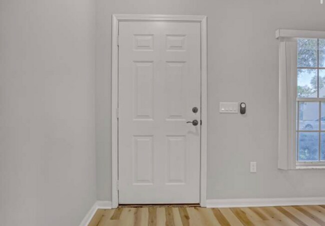 Foto del edificio - 1411 Hampton Park Ln