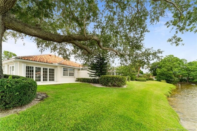 Building Photo - 1607 SW Shady Lake Terrace