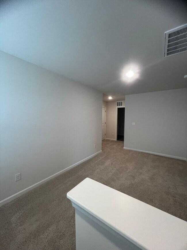 Foto del edificio - NEW CONTRUCTION!  Available for Immediate Move in!