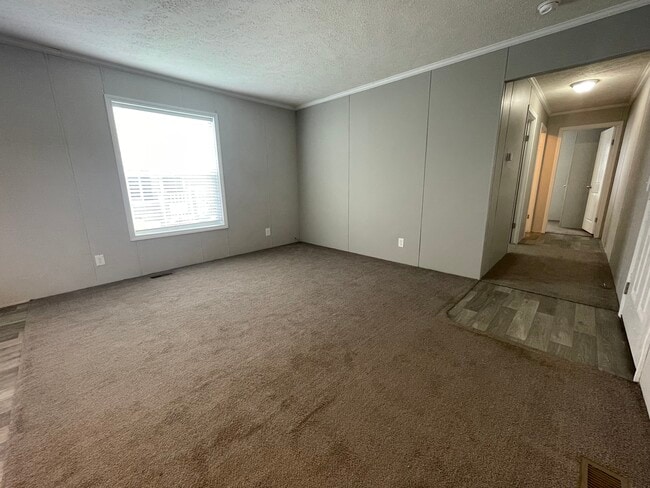 Foto del edificio - 16185 Notre Dame St