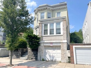 Building Photo - 620 15th St