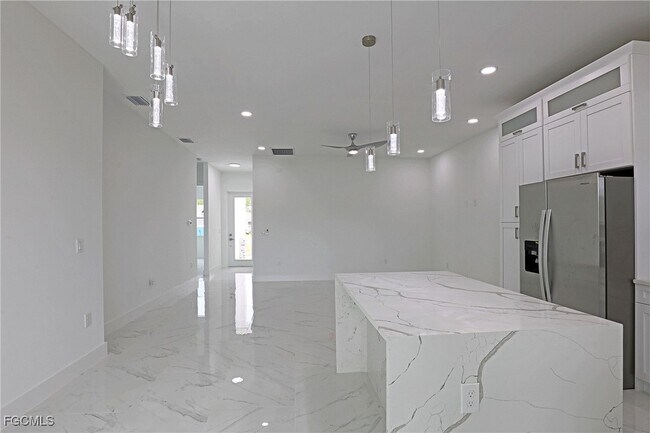 Foto del edificio - 929 Eisenhower Blvd