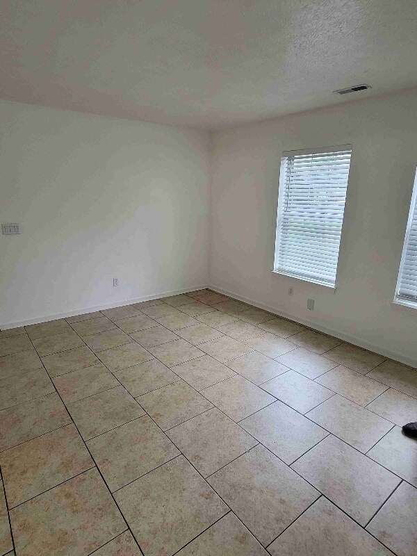 Foto del edificio - 739 W 8th St