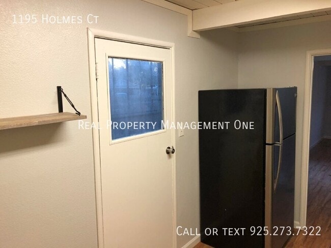 Building Photo - 1195 Holmes Ct