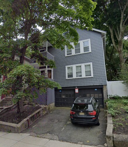 Building Photo - 120 Hillside St