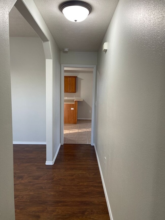 Building Photo - Available October 2nd! Won't Last Long !!!