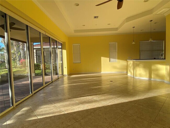 Building Photo - 133 Savona Way