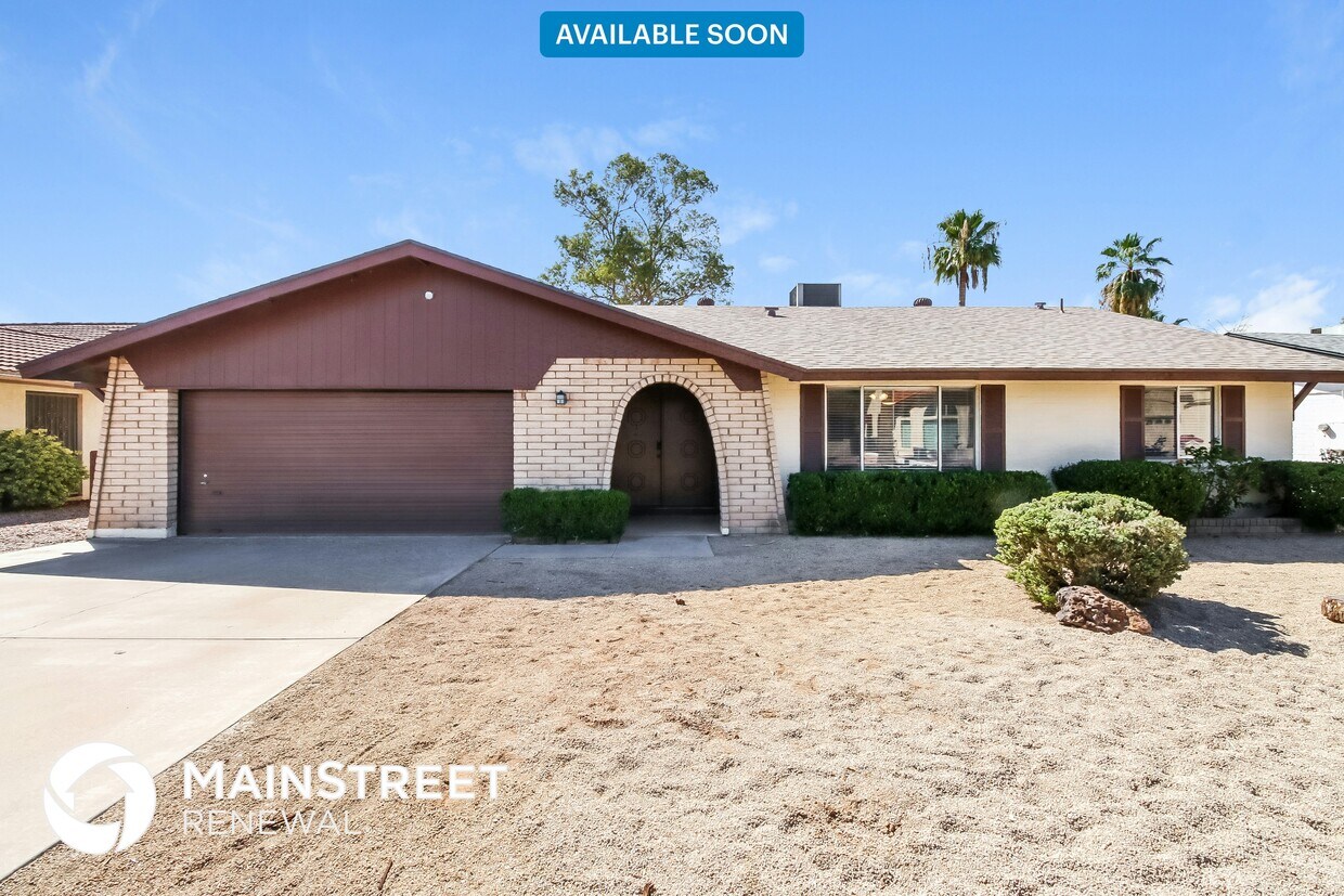 Primary Photo - 7417 E Edgewood Ave