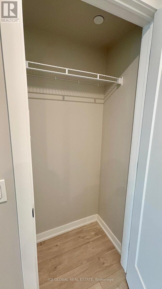 Photo du bâtiment - 720 Whitlock Ave