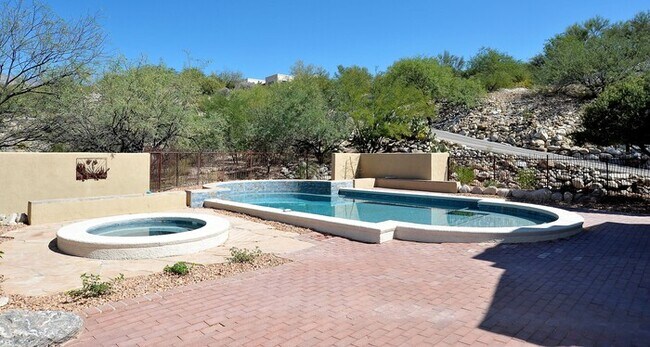 Building Photo - Foothills Charm 4 bedroom & 3 bath
