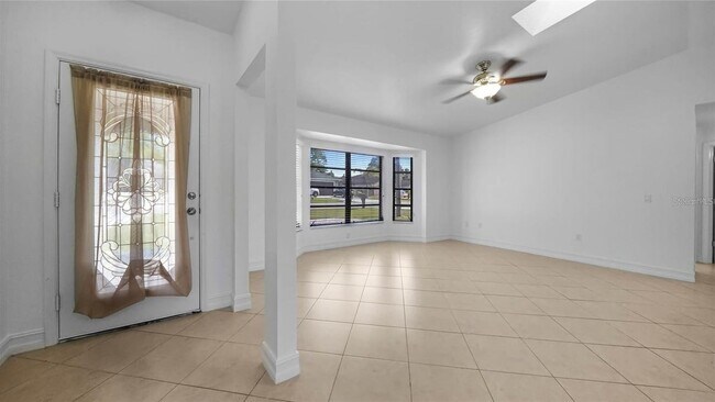 Building Photo - 367 Mendoza St