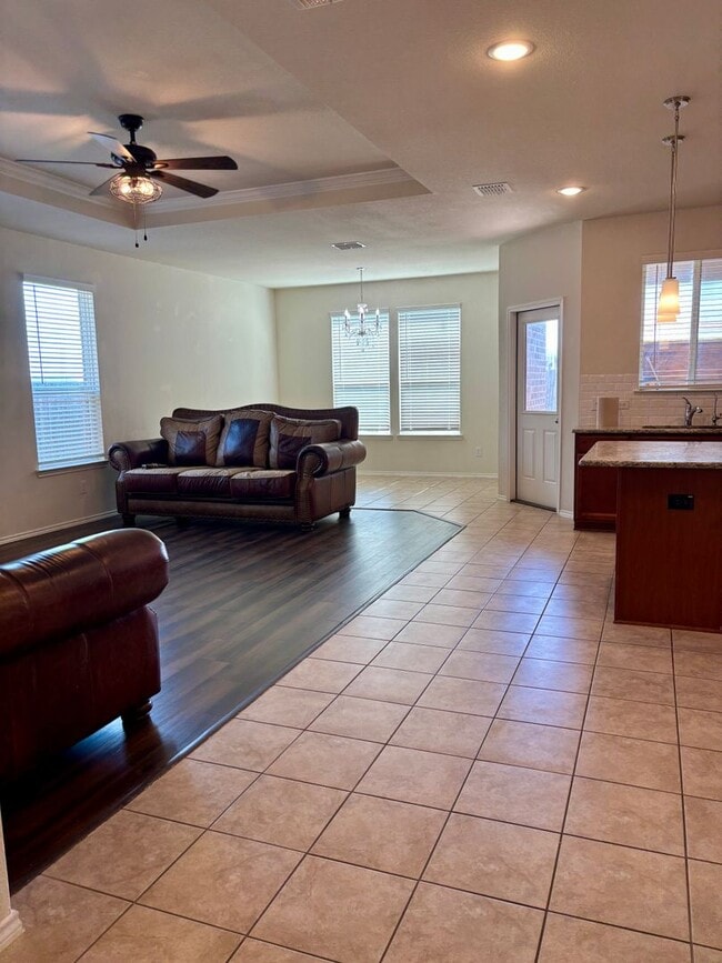 Foto del edificio - ? Beautiful 4-Bedroom Single-Story in Fort...