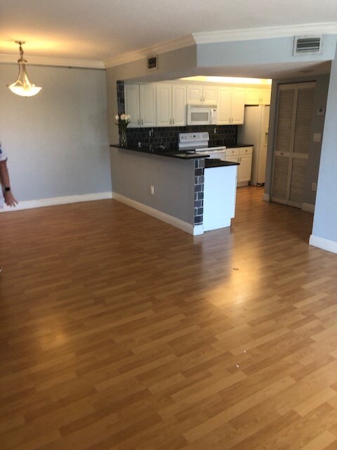 Building Photo - 8500 SW 212th St
