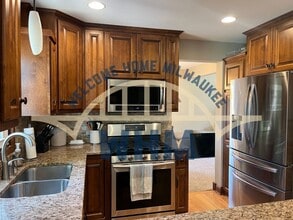 Building Photo - 6570 Radburn Ln