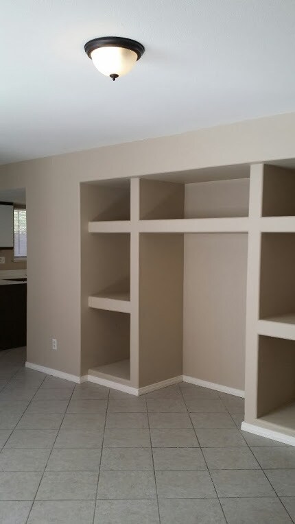 Foto del edificio - BEAUTIFUL & ELEGANT 3 BEDROOM 2 BATHROOM H...