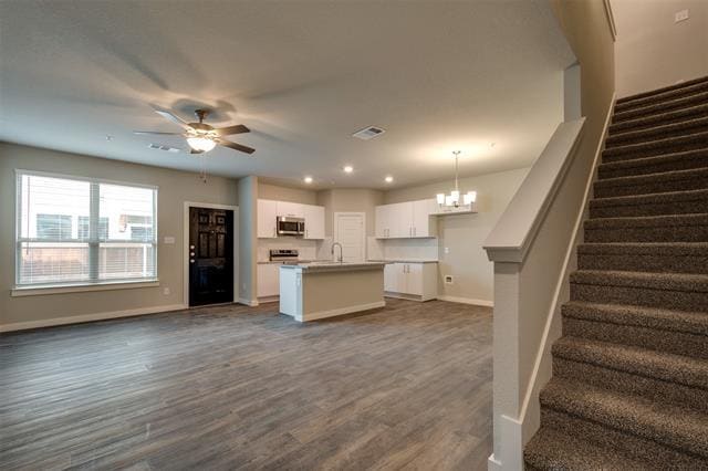 Building Photo - 619 Harvest Moon Dr