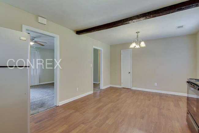 Foto del edificio - Now Available