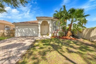 Building Photo - 16000 SW 91st Ct