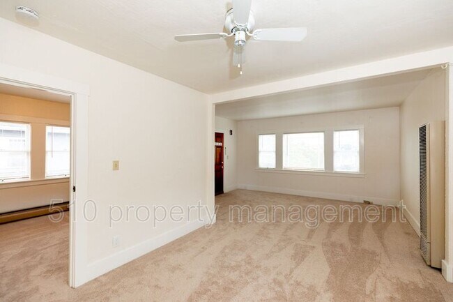 Foto del edificio - 1032 Delaware St