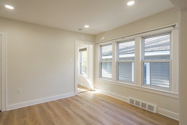 Foto del edificio - 492 E Lewiston Ave