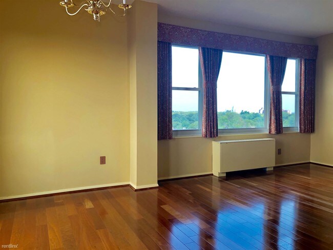 Foto del edificio - 2 br, 2 bath Condo - 4401 Roland Ave Unit 607