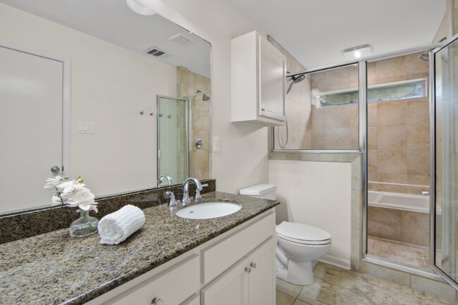 Foto del edificio - 1720 Nicholson Dr