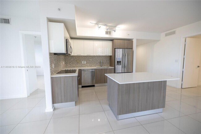 Foto del edificio - 5252 NW 85th Ave