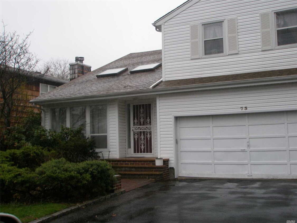 Primary Photo - 73 Muttontown Rd