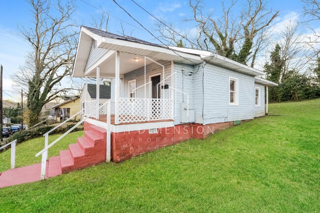 Building Photo - Charming 3-Bedroom Home on Camel Avenue in...