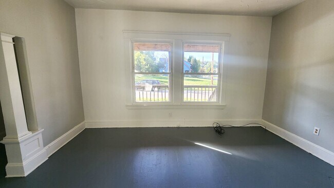 Foto del edificio - 9707 Dickens Ave