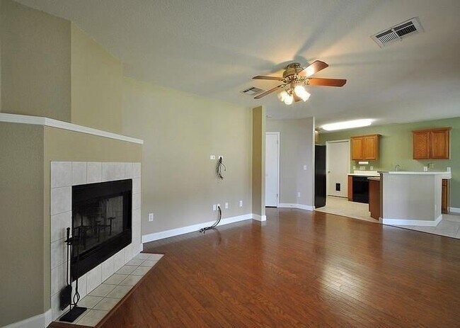 Foto del edificio - 6150 Jumano Ln