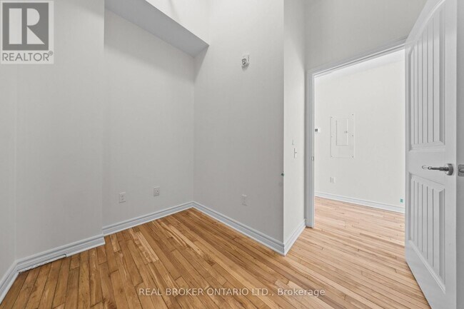 Photo du bâtiment - 150 Mill St