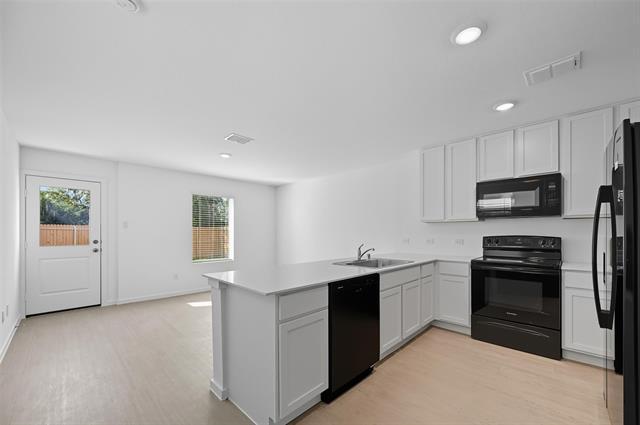 Foto del edificio - 823 Sandhill Crane Ln
