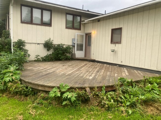 Building Photo - 2520 Hillview Pl