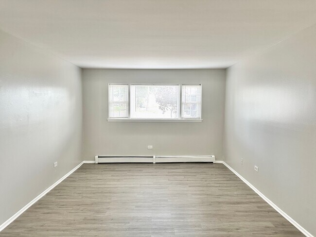 Foto del edificio - 3400 Maple Ave