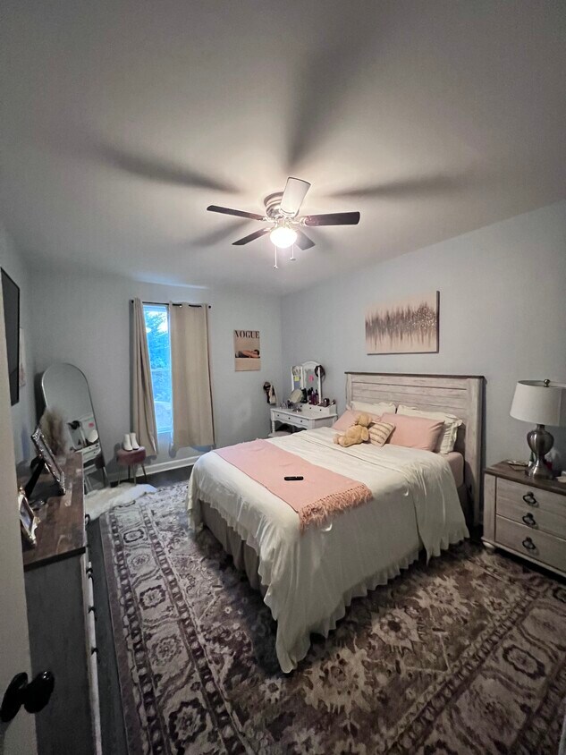 Foto principal - 5009 El Molino Dr