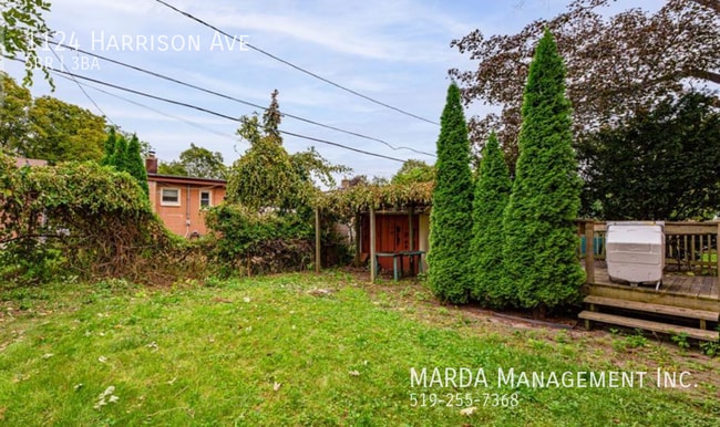 Building Photo - SPACIOUS 5 BED/3 BATH - WEST END PLUS HYDR...