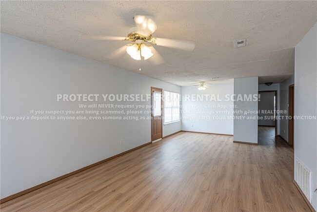 Foto del edificio - 1684 N Dawn Dr