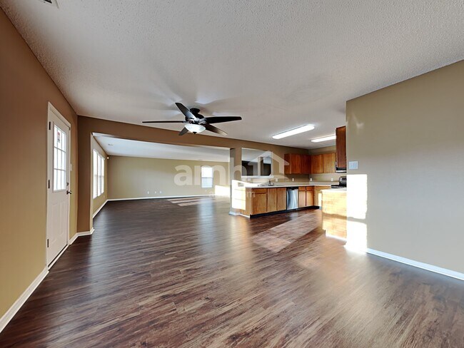 Foto del edificio - 15233 Beam St
