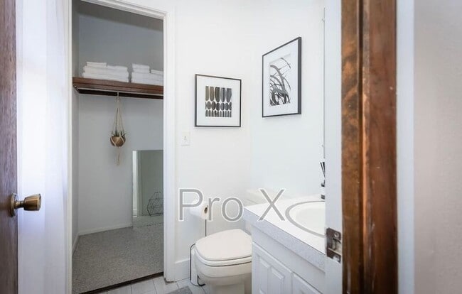 Foto del edificio - 6 Lambeth Cir