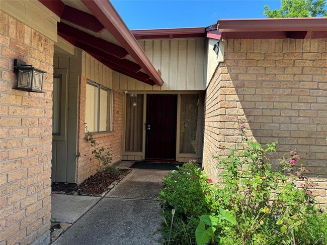 Building Photo - 15538 Baybrook Dr
