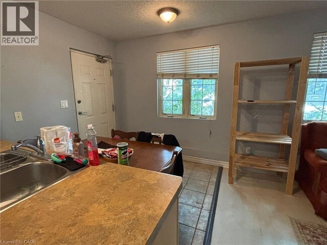 Photo du bâtiment - 124 King St N