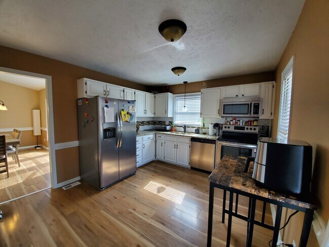 Foto del edificio - 6786 Candlewood Dr